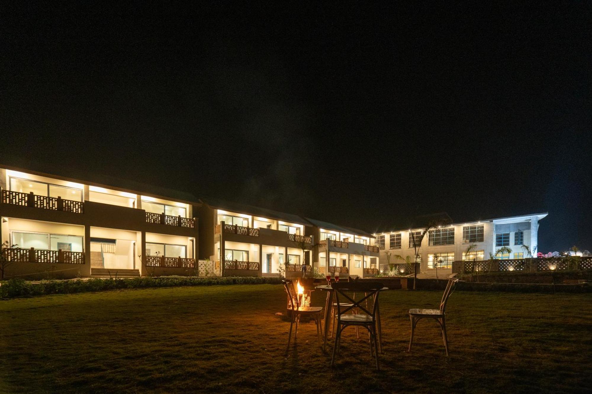 Sesaipura Palpur Fort A Kuno Wildlife Resort, Morawan מראה חיצוני תמונה