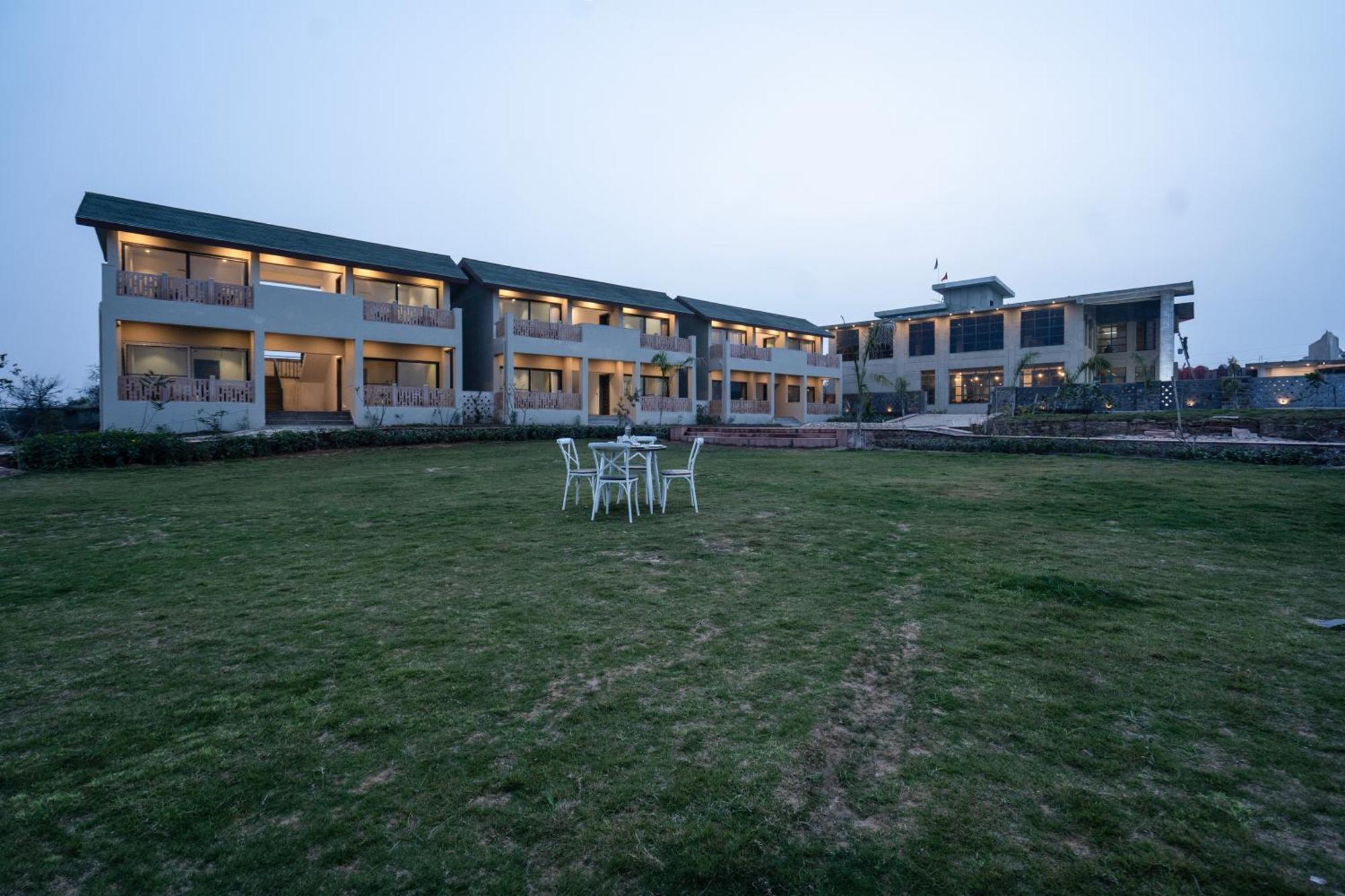 Sesaipura Palpur Fort A Kuno Wildlife Resort, Morawan מראה חיצוני תמונה
