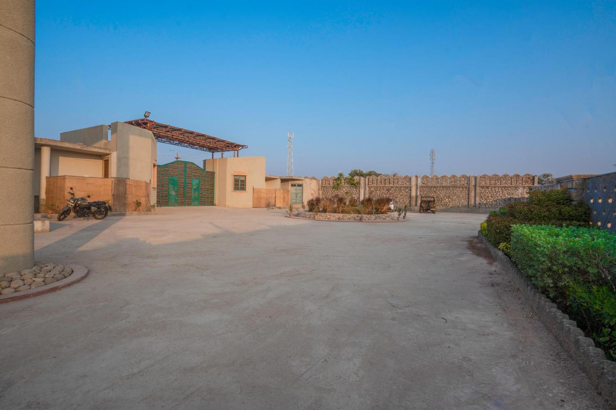 Sesaipura Palpur Fort A Kuno Wildlife Resort, Morawan מראה חיצוני תמונה