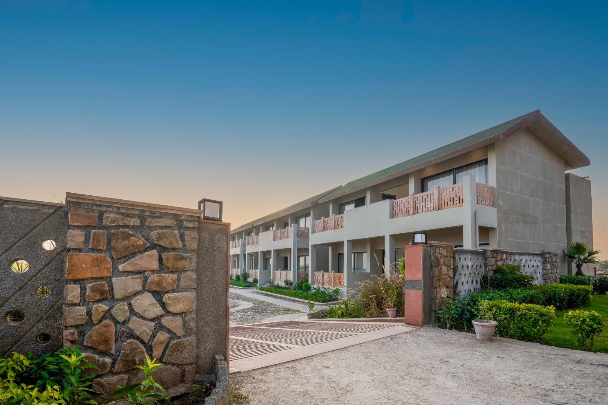 Sesaipura Palpur Fort A Kuno Wildlife Resort, Morawan מראה חיצוני תמונה