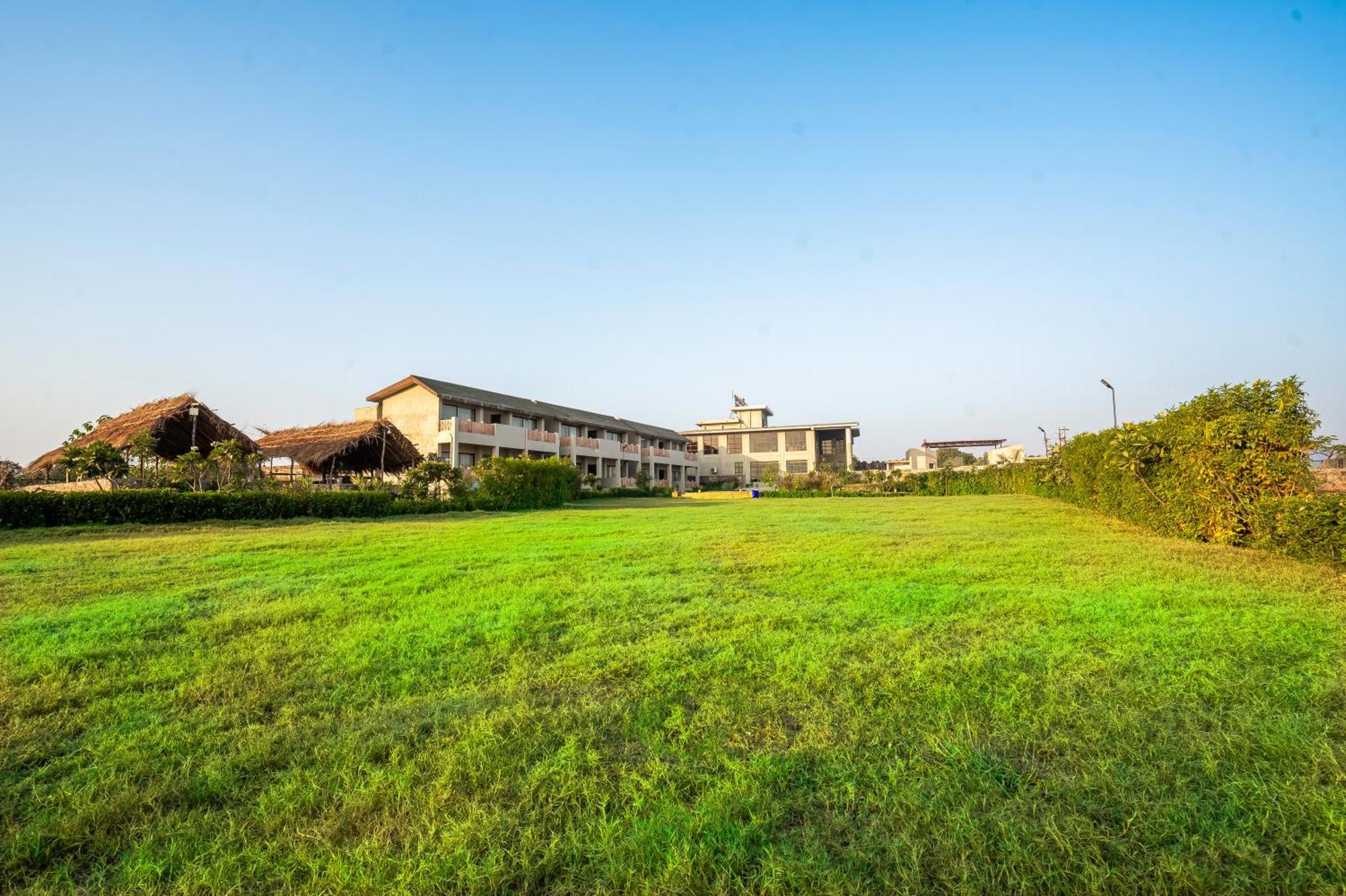 Sesaipura Palpur Fort A Kuno Wildlife Resort, Morawan מראה חיצוני תמונה