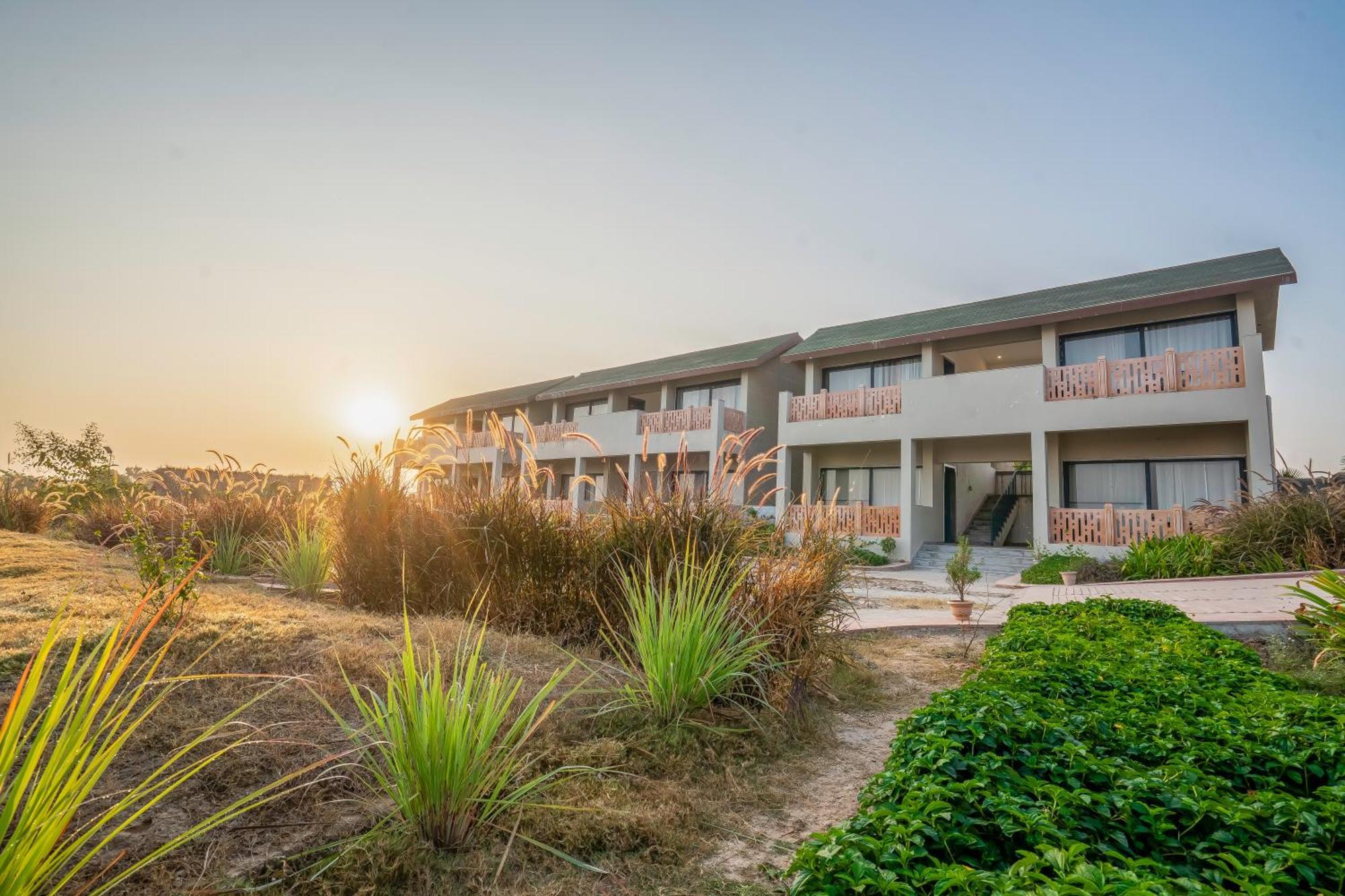Sesaipura Palpur Fort A Kuno Wildlife Resort, Morawan מראה חיצוני תמונה